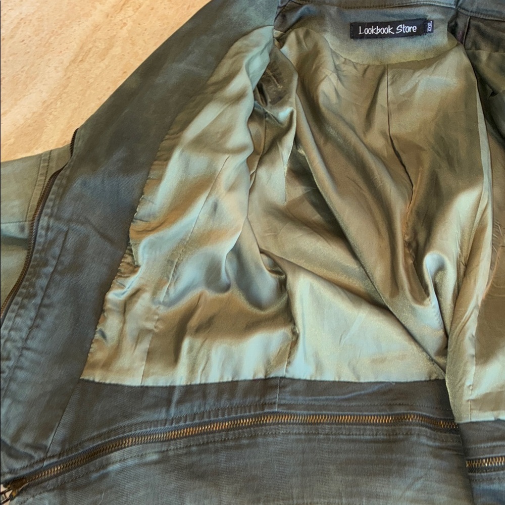 LOOKBOOK STORE Studded ‘Army’ Green Women's Cropped Jacket with Zippers. XL EUC - Picture 11 of 17